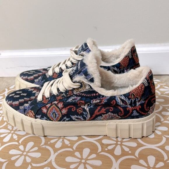 NWT Farm Rio Annika floral tapestry faux fur lined platform sneakers - Picture 8 of 15